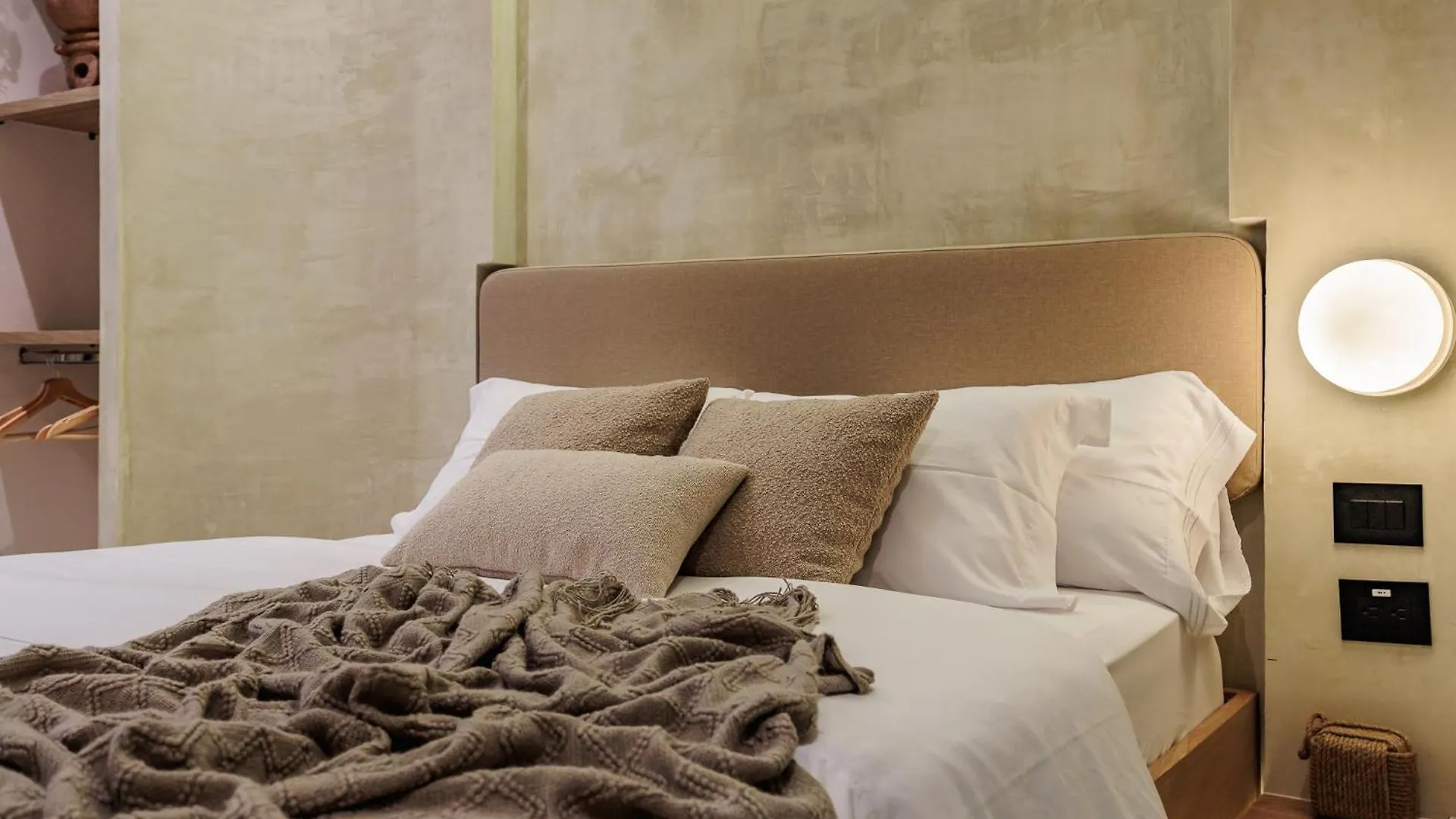 **** Aparthotel Primavera Building Medellin Colombia