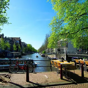 https://the-mallory-bb.amsterdamhotelsnl.com